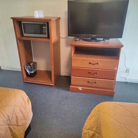 Best Inn & Suites Ел Кахон Екстериор снимка