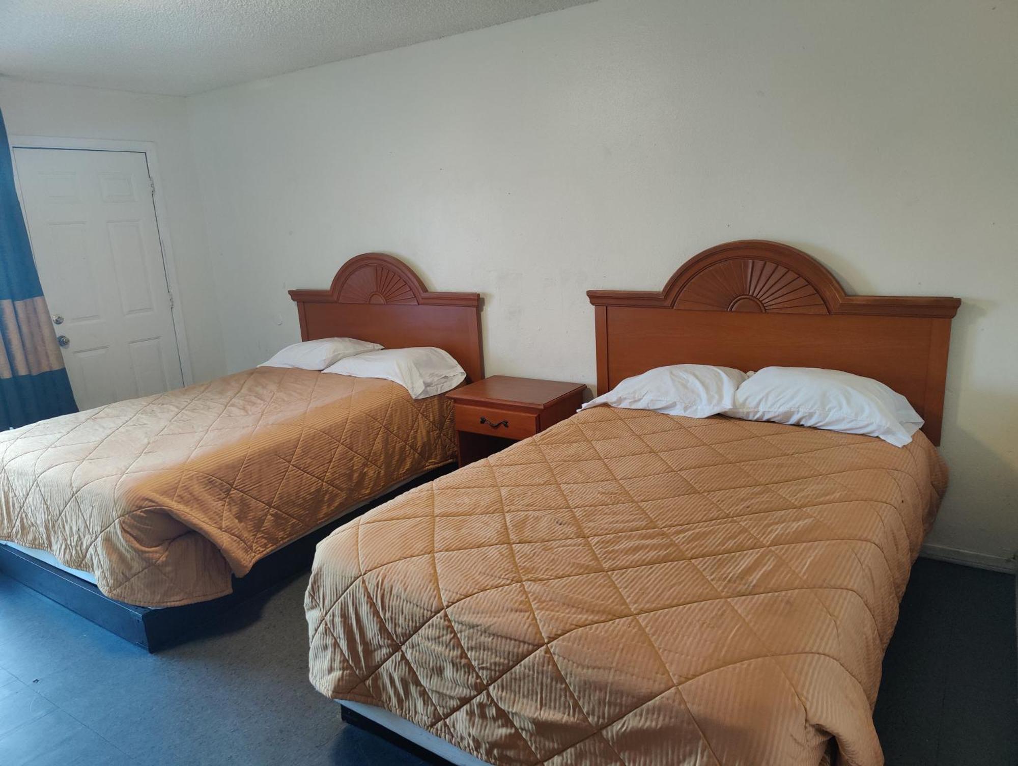 Best Inn & Suites Ел Кахон Екстериор снимка