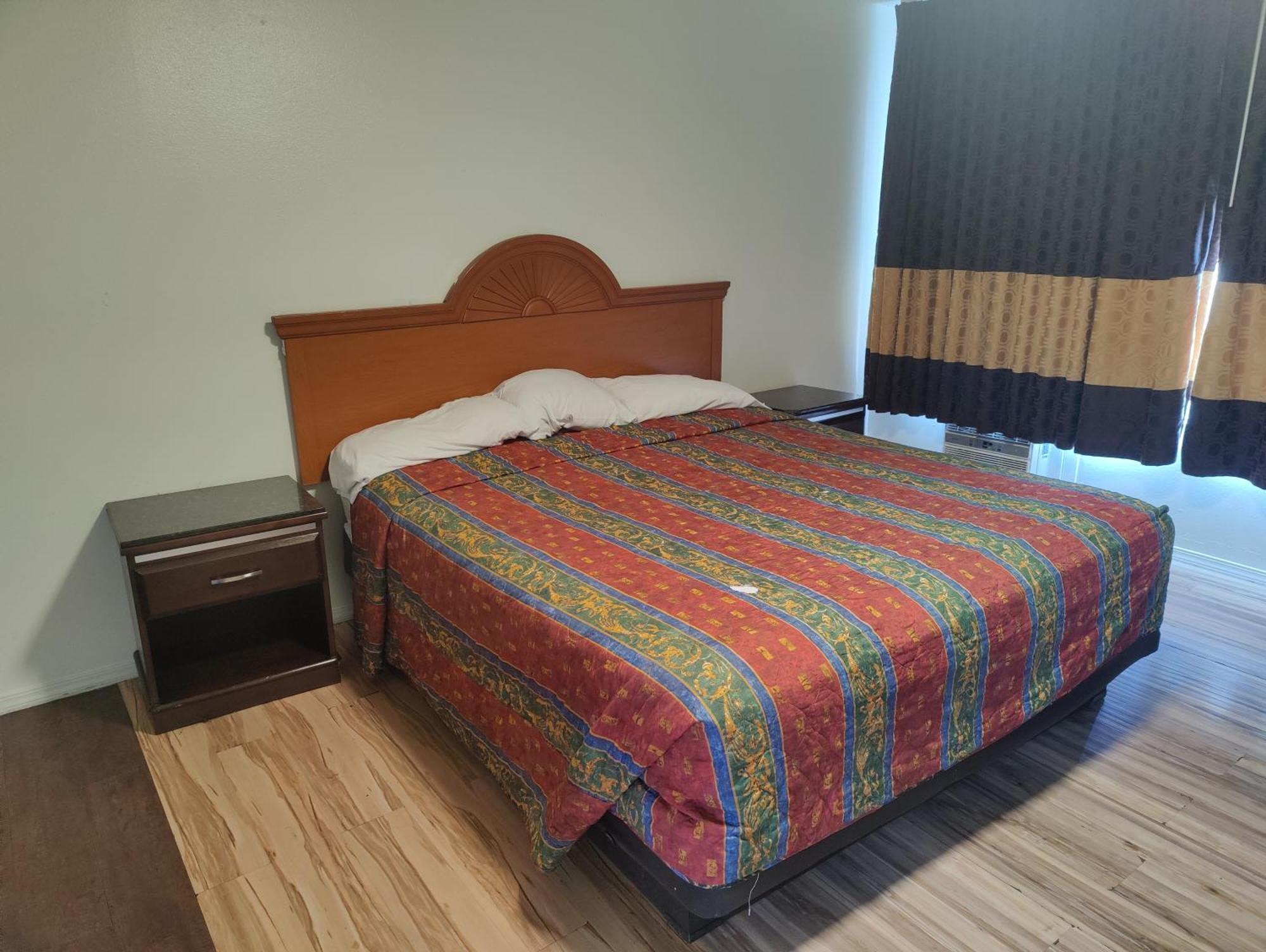 Best Inn & Suites Ел Кахон Екстериор снимка