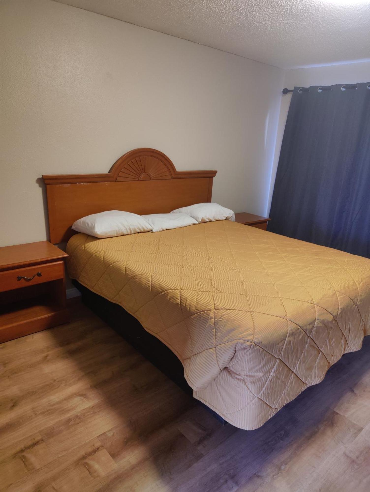 Best Inn & Suites Ел Кахон Екстериор снимка